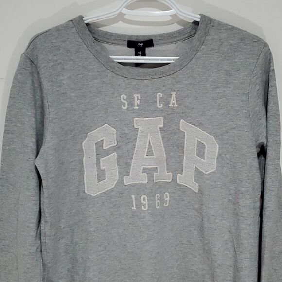 𝅺GAP small grey crewneck sweater - Picture 2 of 7